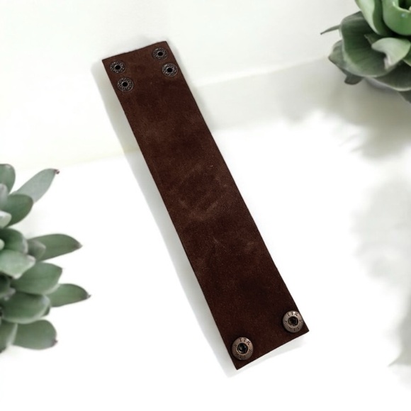 Handmade Antique Silver Tone Nautilus Sea Shell Fossil Leather Cuff Bracelet - Picture 2 of 4